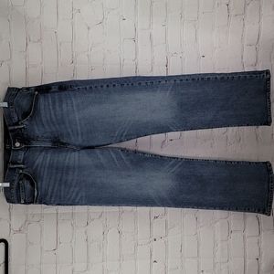 GAP Men's Relaxed Medium Wash Jeans. Size 34X32